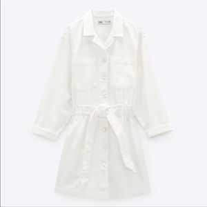 Belted dress in oyster white